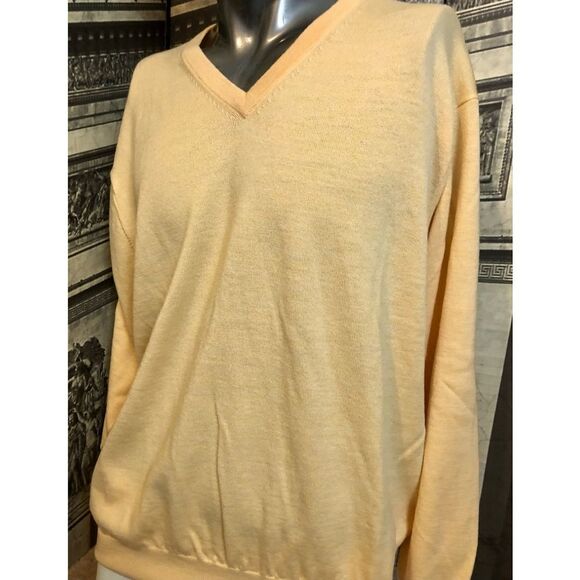 Beautiful sweater by H Stockton in size XXL - Picture 1 of 2